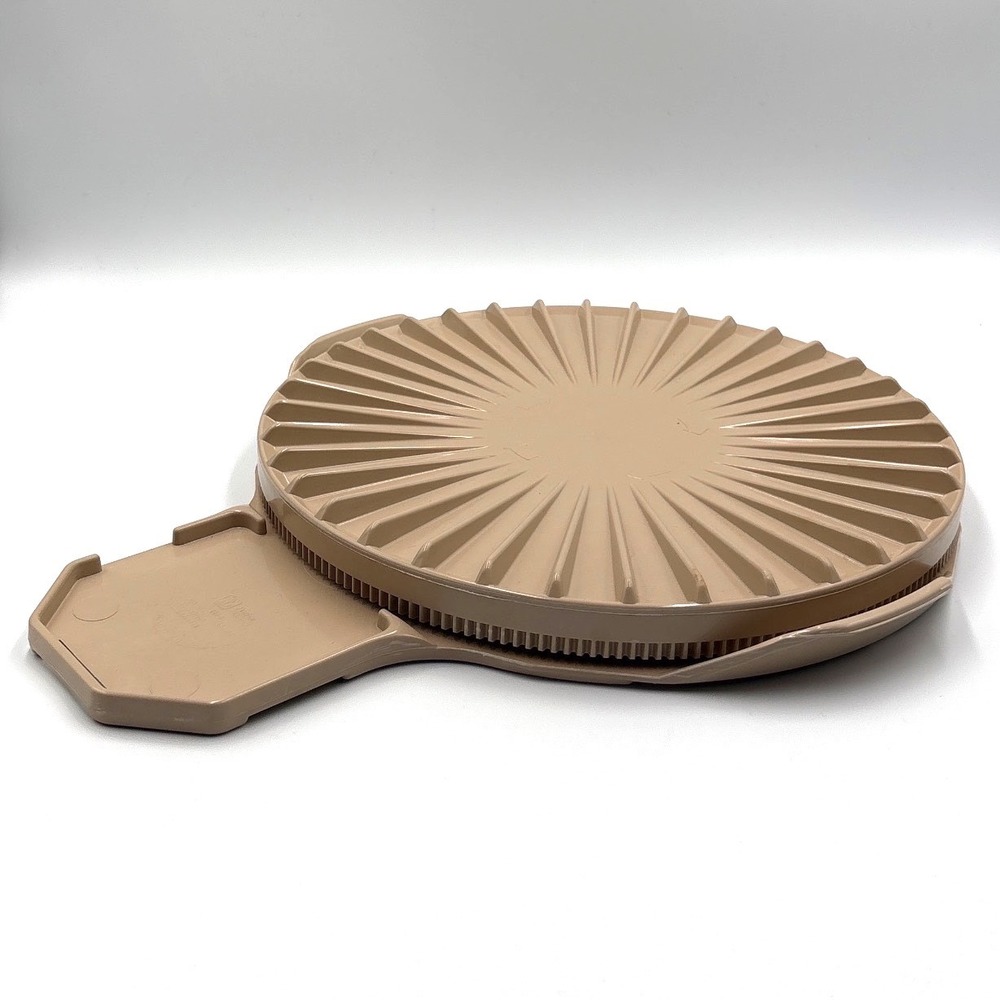 FOR PARTS Anchor Hocking MicroWare Spring Powered Turntable Tan PA600/112 VTG
